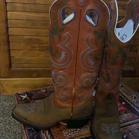 SOLD - Picture 3 of 13